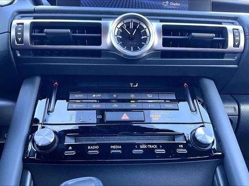 Used 2022 Lexus IS 300 image 34