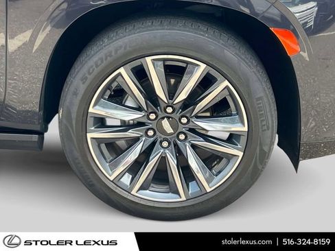 Used 2023 Cadillac Escalade ESV Sport Platinum AWD/4WD image 8
