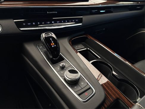 Certified 2022 Cadillac Escalade Premium Luxury w/ Performance Package AWD/4WD image 30