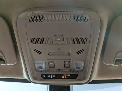 Certified 2024 Cadillac XT5 Sportv w/ Platinum Package image 24