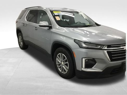 Used 2023 Chevrolet Traverse LT w/ LPO, Cargo Package AWD/4WD image 4