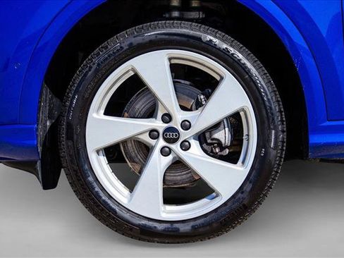 Certified 2025 Audi Q5 Premium Plus w/ Premium Plus AWD/4WD image 9