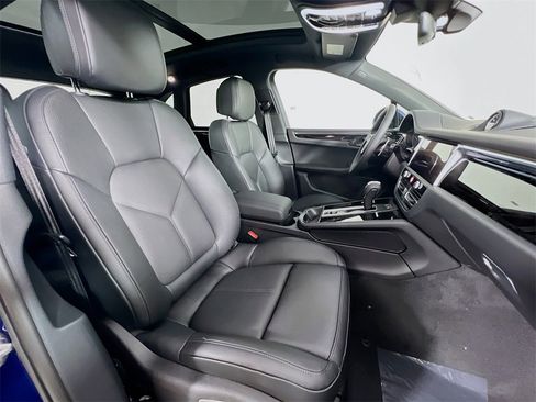 New 2026 Porsche Macan image 30
