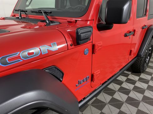 Used 2025 Jeep Wrangler Unlimited Rubicon 4xe w/ Safety Group AWD/4WD image 11