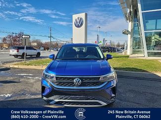 Certified 2022 Volkswagen Taos SE video 2