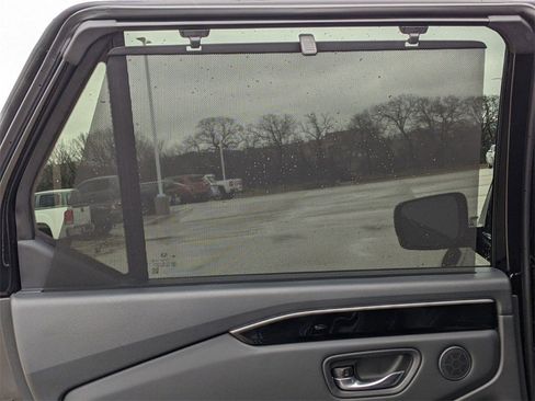 New 2025 Honda Pilot Touring image 19