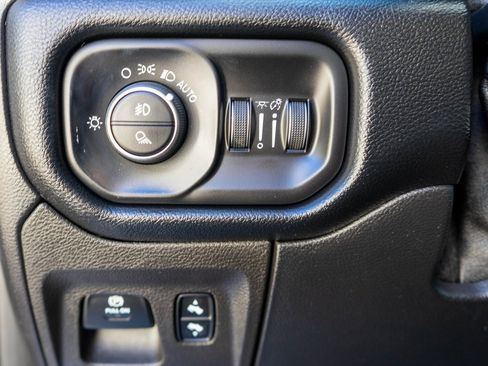 Used 2019 RAM 1500 Laramie image 19