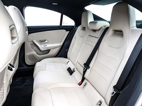 Used 2020 Mercedes-Benz CLA 250 image 9