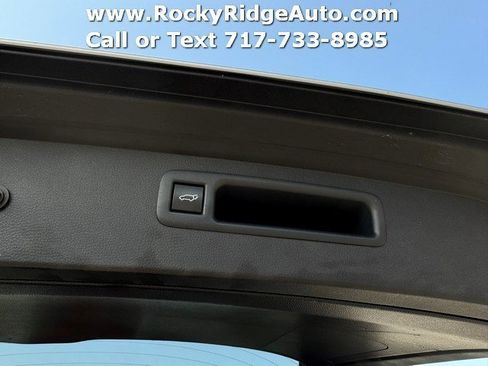 Used 2023 Toyota Highlander LE AWD/4WD image 33