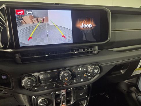 New 2026 Jeep Wrangler Unlimited Sahara AWD/4WD image 11