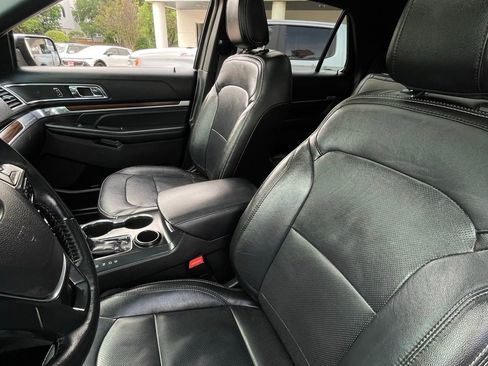 Used 2018 Ford Explorer Limited FWD image 22
