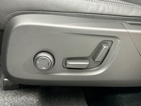 New 2026 Volvo XC40 B5 Core image 19