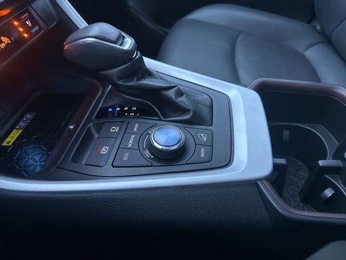 Used 2023 Toyota RAV4 Limited image 16