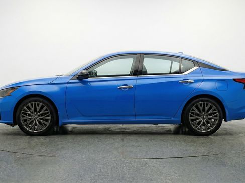 Used 2025 Nissan Altima 2.5 SV FWD image 5