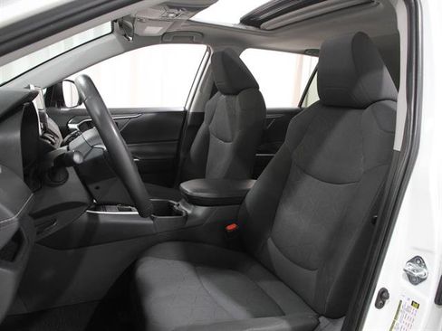 Used 2024 Toyota RAV4 XLE image 5