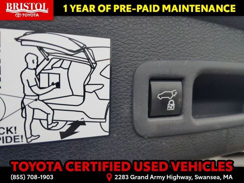 Certified 2024 Toyota Sienna XLE image 34