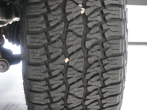 Used 2022 Toyota Tundra Platinum w/ Advanced Package image 36