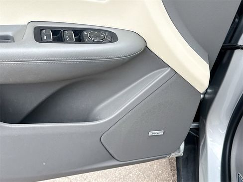 Used 2018 Cadillac XT5 Luxury w/ Driver Awareness Package image 20