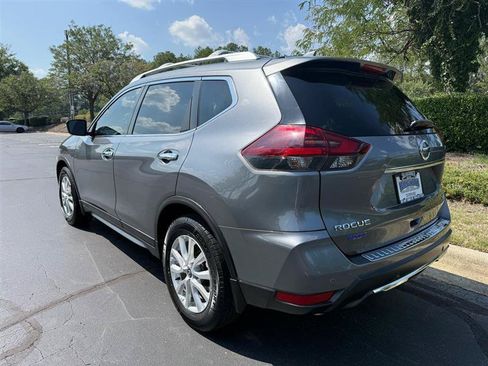 Used 2020 Nissan Rogue SV FWD image 3