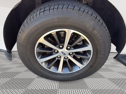 Used 2019 Ford Expedition XLT w/ Equipment Group 201A image 9