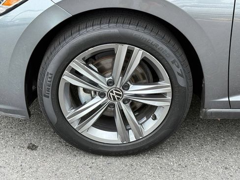 Used 2024 Volkswagen Jetta SE FWD image 10