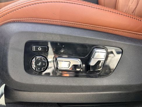 Used 2026 BMW X7 M60i image 20