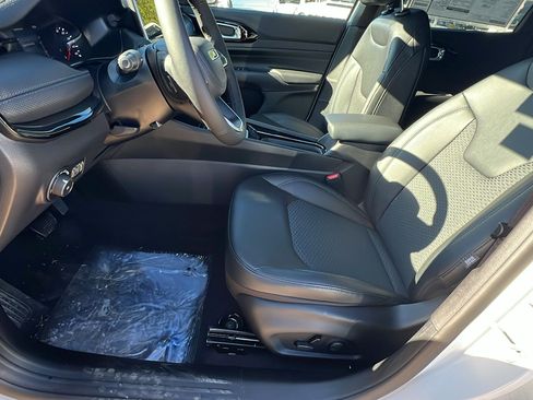 New 2026 Jeep Compass Latitude image 16