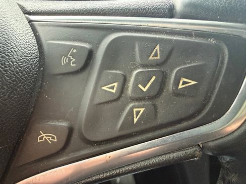 Used 2019 Chevrolet Equinox LT image 19