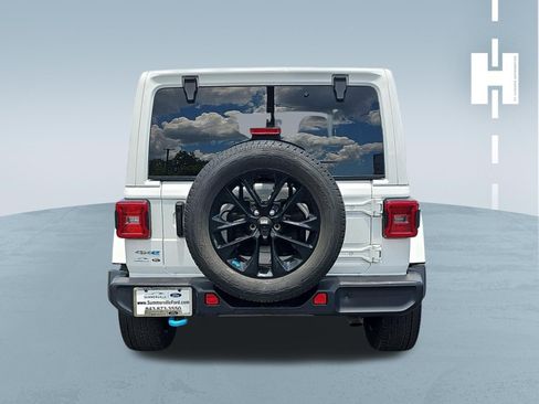 Used 2022 Jeep Wrangler Unlimited Sahara w/ Cold Weather Group AWD/4WD image 4