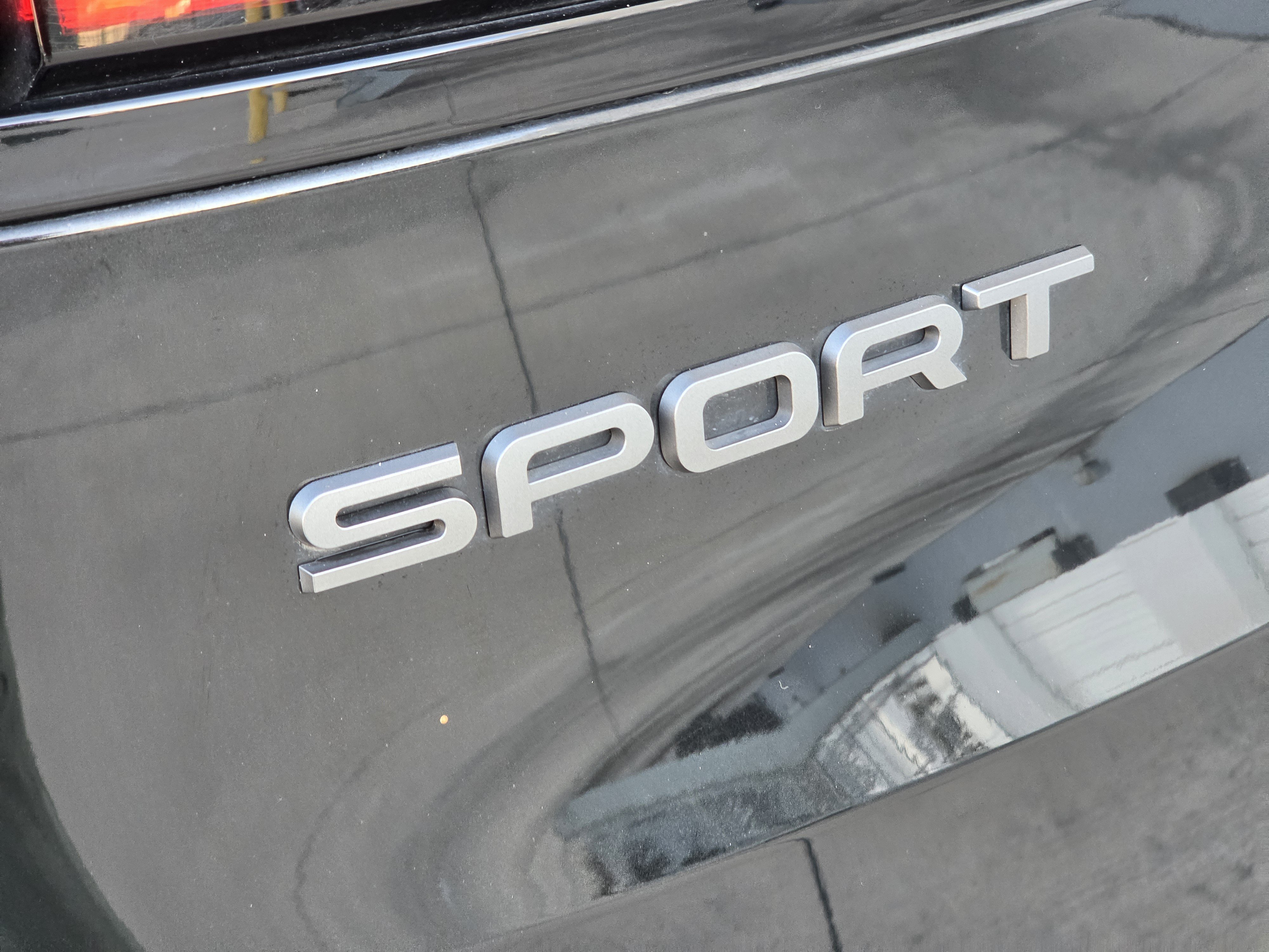 Used 2024 Land Rover Range Rover Sport SE AWD/4WD image 13