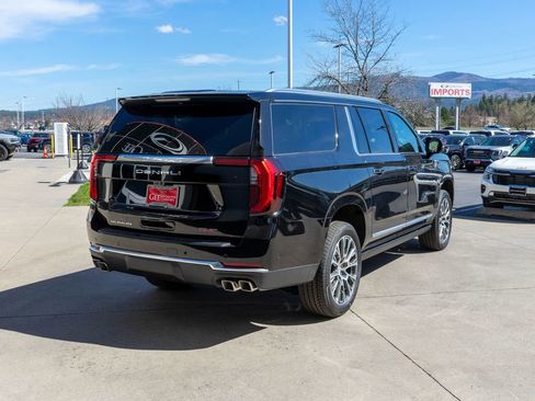 New 2026 GMC Yukon XL Denali w/ Denali Reserve Package AWD/4WD image 7