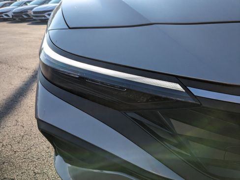 New 2025 Hyundai Elantra Sport image 11