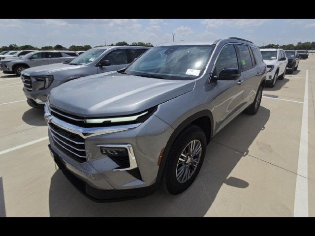 Used 2026 Chevrolet Traverse LT w/ Driver Confidence Package AWD/4WD image 2