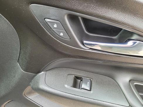 Used 2022 Chevrolet Equinox LT FWD image 9