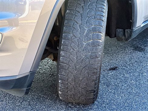 Used 2017 Jeep Grand Cherokee Limited w/ Luxury Group II image 25