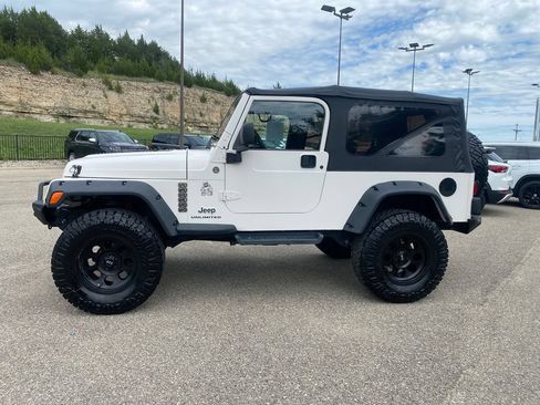Used 2005 Jeep Wrangler Unlimited AWD/4WD image 4