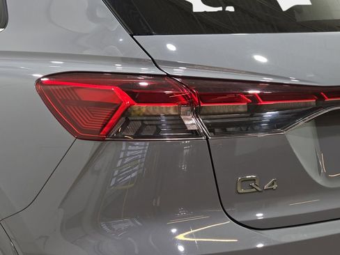 Used 2023 Audi Q4 e-tron Premium image 37