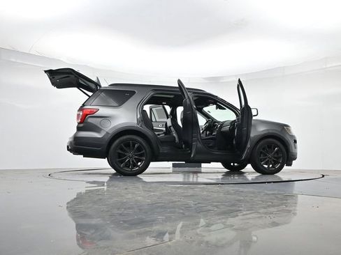 Used 2019 Ford Explorer XLT w/ Equipment Group 202A FWD image 53