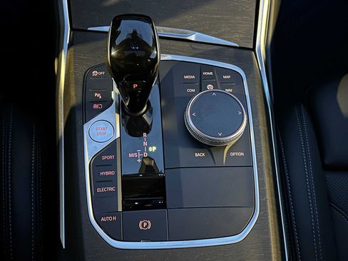 Used 2022 BMW 330e xDrive w/ Driving Assistance Package image 30