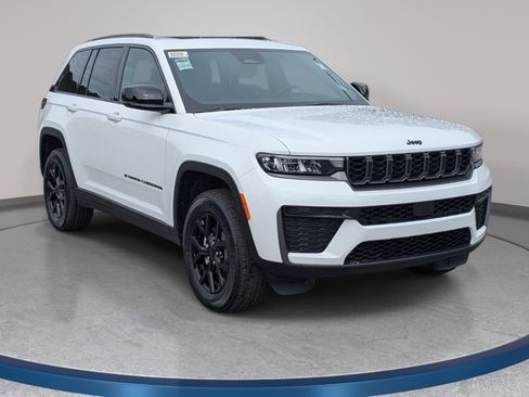 New 2026 Jeep Grand Cherokee Altitude AWD/4WD image 3