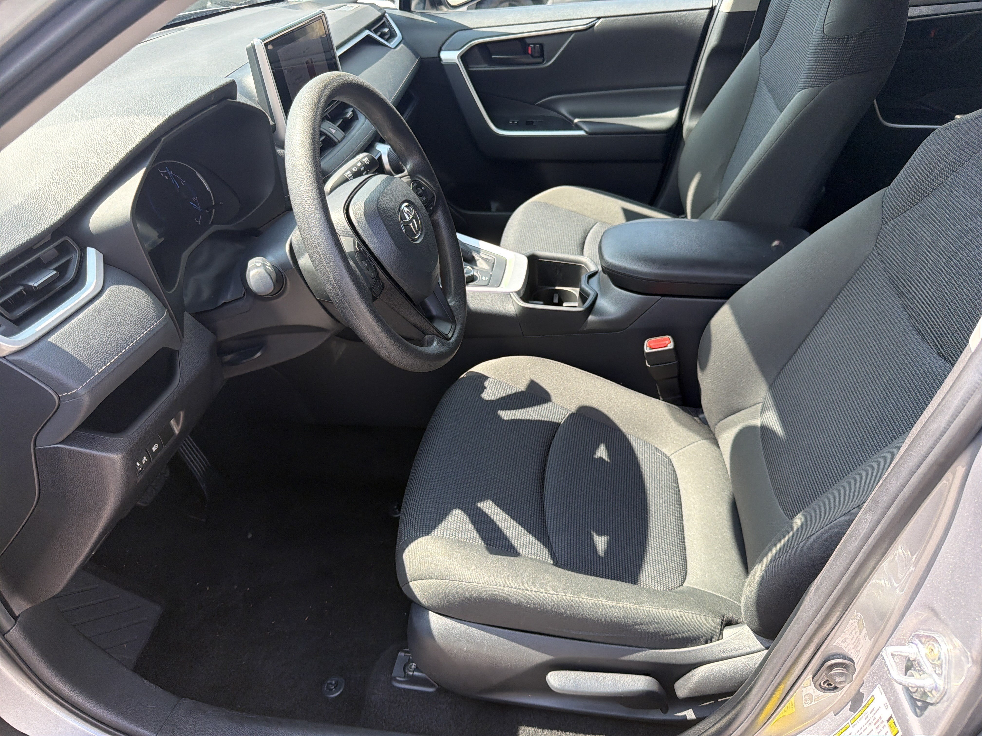 Certified 2025 Toyota RAV4 LE AWD/4WD image 19