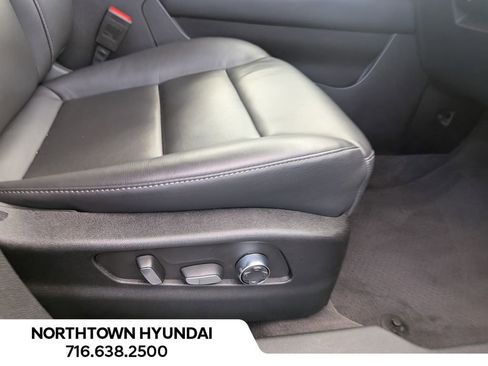 Used 2025 Cadillac XT4 Premium Luxury image 43