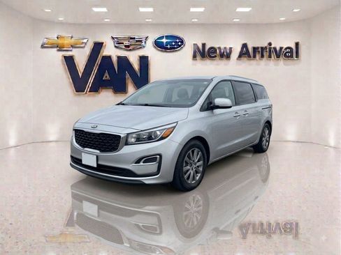 Used 2019 Kia Sedona EX FWD image 1