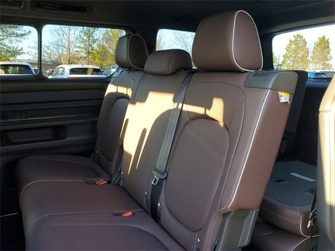 New 2025 Volkswagen ID. Buzz Pro S image 7