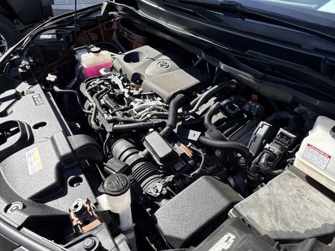 Used 2021 Toyota Sienna Limited image 16