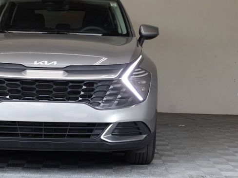 Used 2025 Kia Sportage LX FWD image 5
