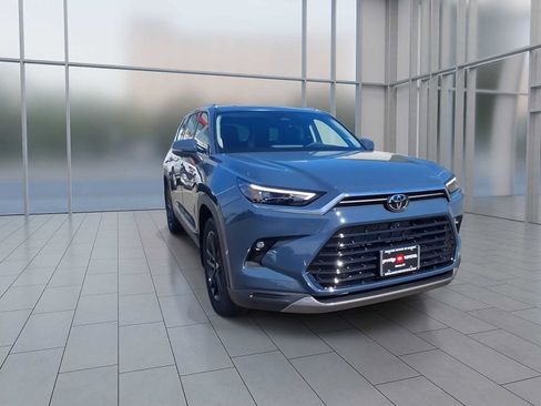 New 2026 Toyota Grand Highlander AWD image 5