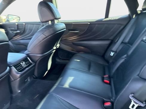 Used 2021 Lexus LS 500 w/ Accessory Package (Z2) image 15