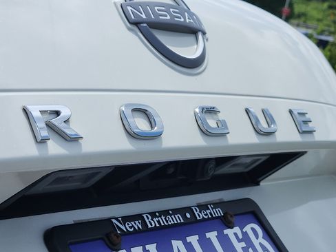 Used 2023 Nissan Rogue SV AWD/4WD image 29