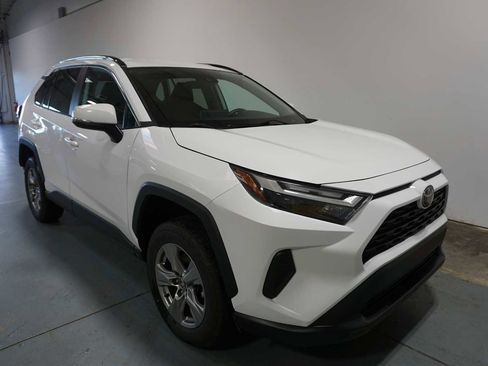 Used 2024 Toyota RAV4 XLE image 7